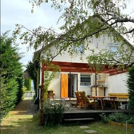 Pipacs Holiday home Balatonszarszo